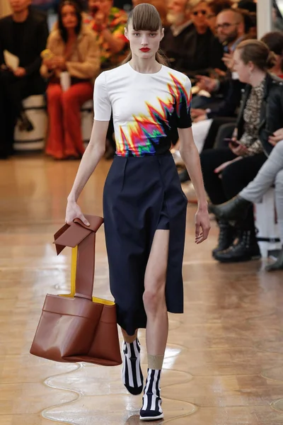 Look 19